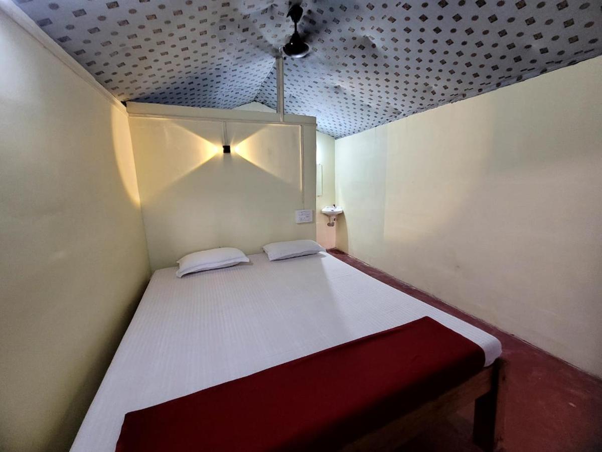 Om D S Cafe 51 & Beach Stay Gokarna (Karnataka) Exterior foto
