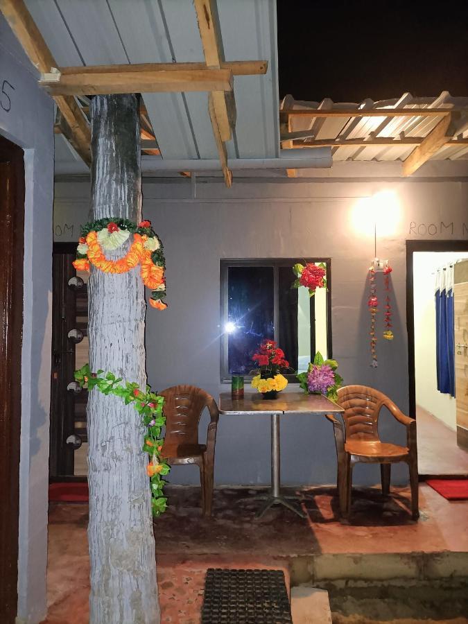 Om D S Cafe 51 & Beach Stay Gokarna (Karnataka) Exterior foto