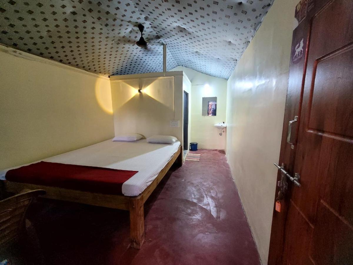 Om D S Cafe 51 & Beach Stay Gokarna (Karnataka) Exterior foto