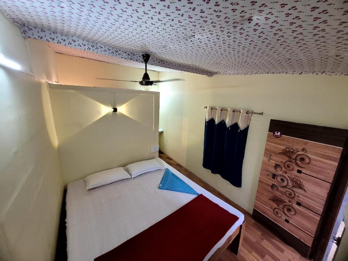Om D S Cafe 51 & Beach Stay Gokarna (Karnataka) Exterior foto