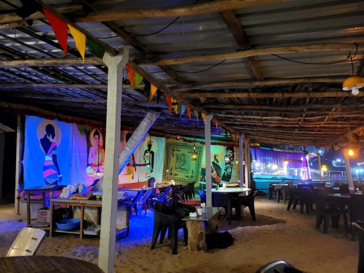 Om D S Cafe 51 & Beach Stay Gokarna (Karnataka) Exterior foto
